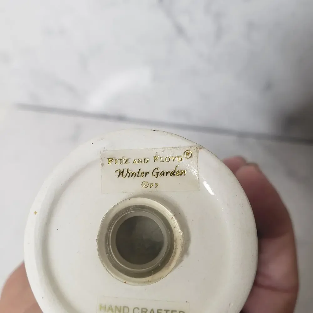 Fitz and Floyd Winter Garden salt and pepper shaker set, Preowned christmas